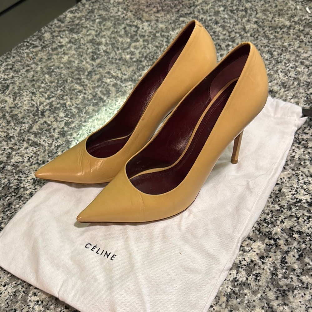 Celine classic pump beige/cream